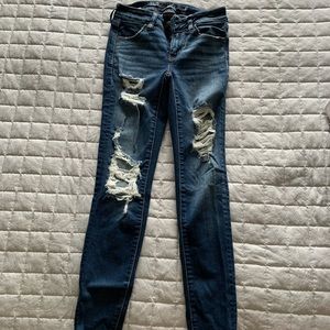 AE Distressed Jegging